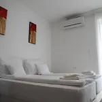 Rozmaring Apartmanhaz *