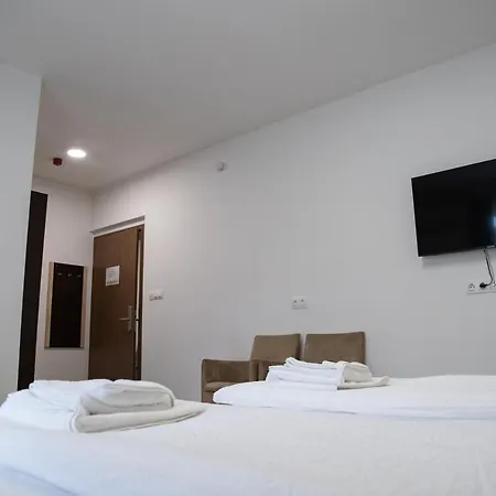 Apartment Rozmaring Apartmanhaz *